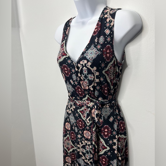 Navy blue medallion v neck maxi dress w tie belt - super stretchy - Picture 5 of 7